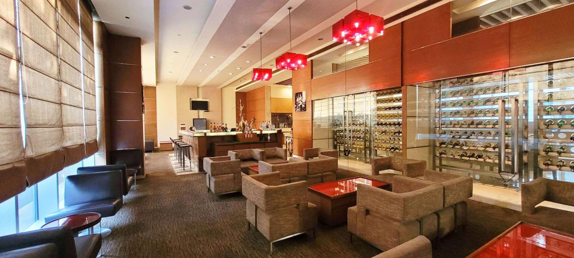 Radisson Blu Hotel, Greater Noida Zewnętrze zdjęcie The lounge at the airport