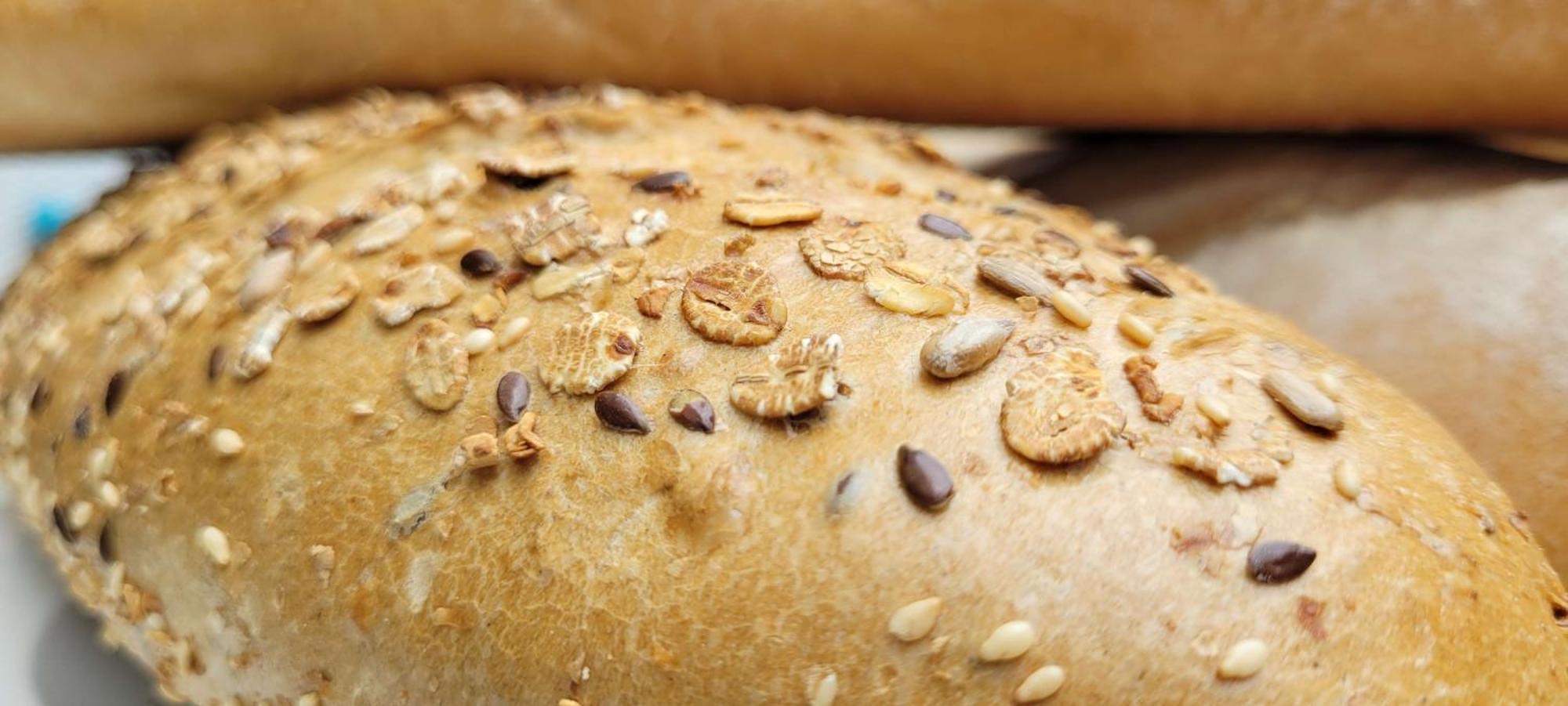 Radisson Blu Hotel, Greater Noida Zewnętrze zdjęcie Sesame seeds on bread