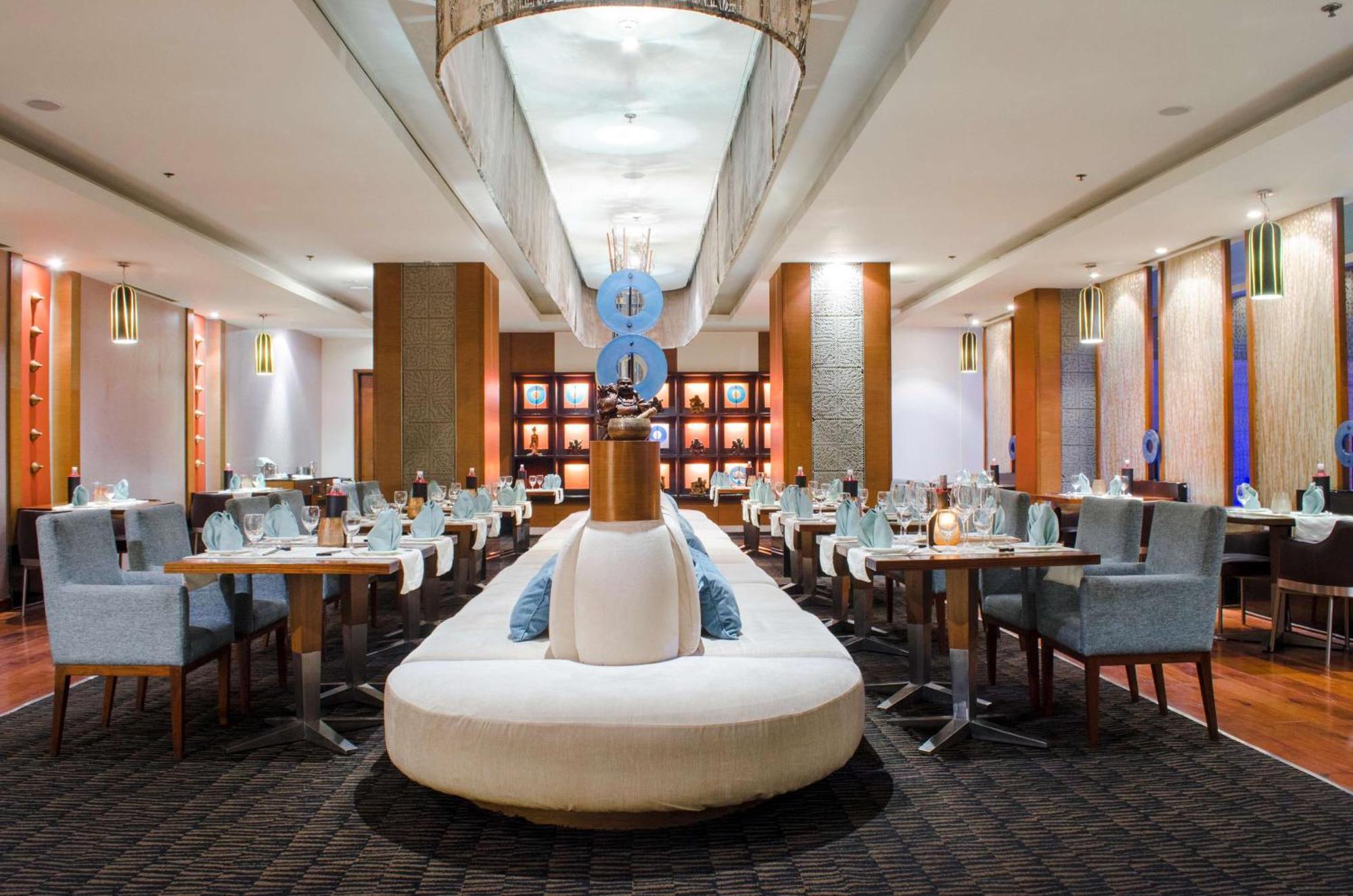 Radisson Blu Hotel, Greater Noida Zewnętrze zdjęcie The restaurant