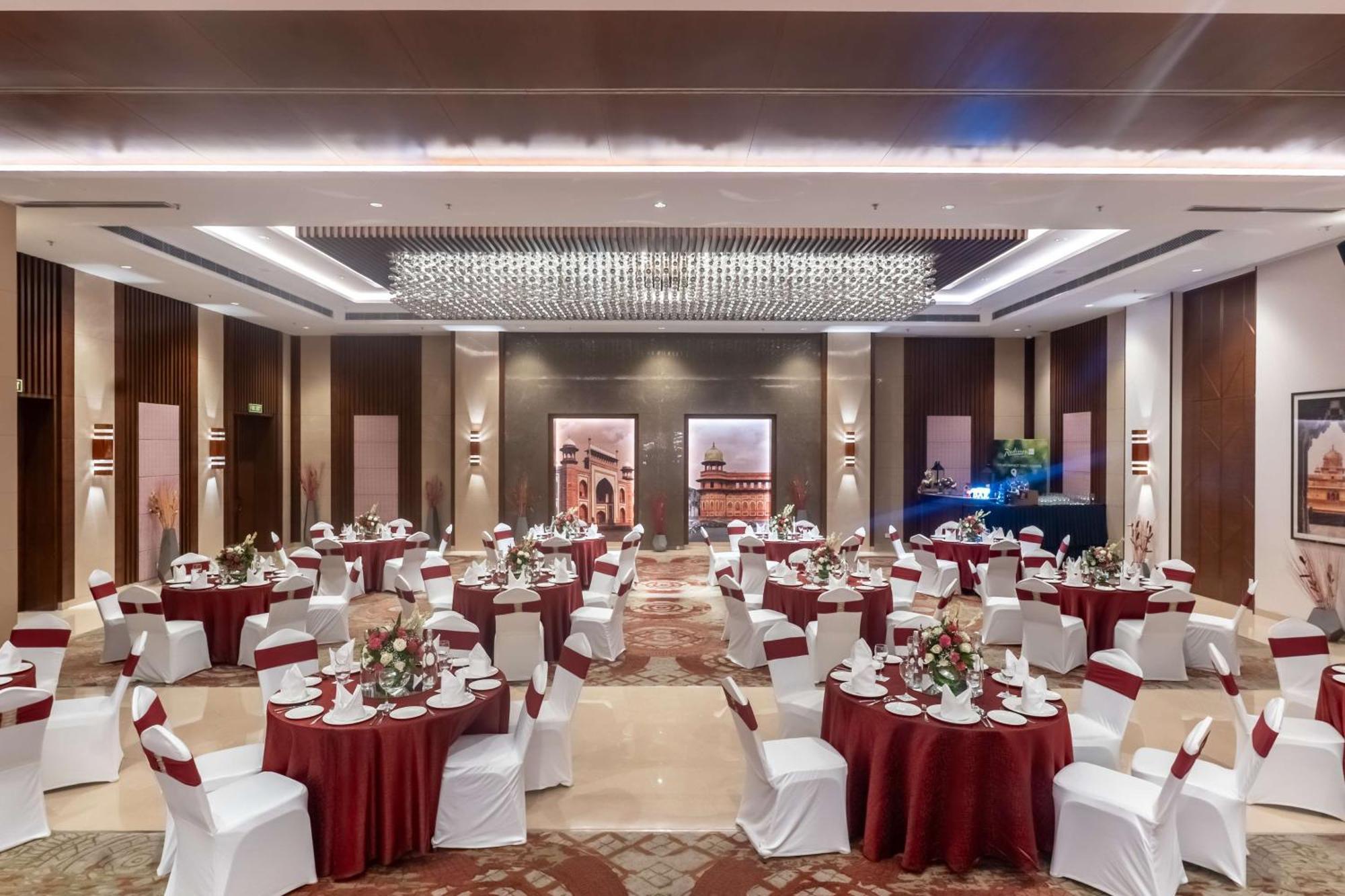 Radisson Blu Hotel, Greater Noida Zewnętrze zdjęcie The Grand Ballroom