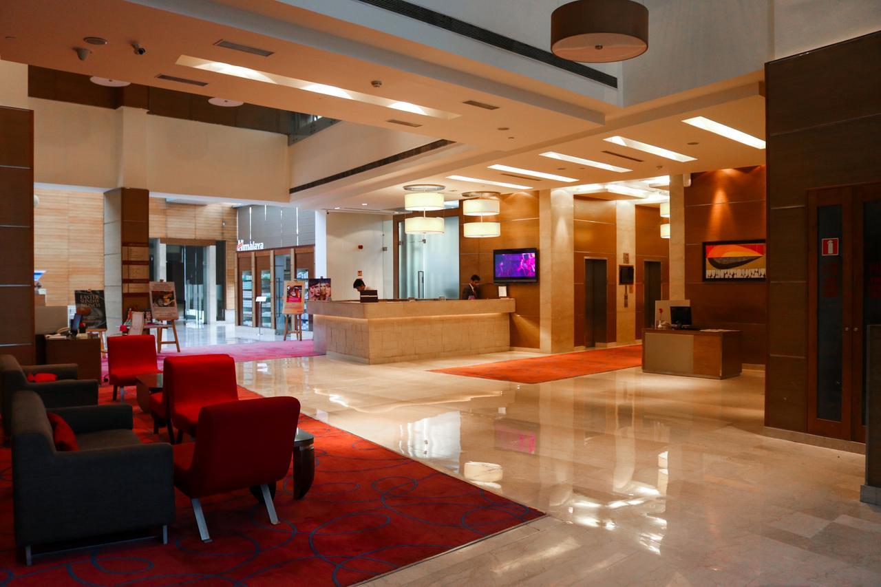 Radisson Blu Hotel, Greater Noida Zewnętrze zdjęcie Lobby