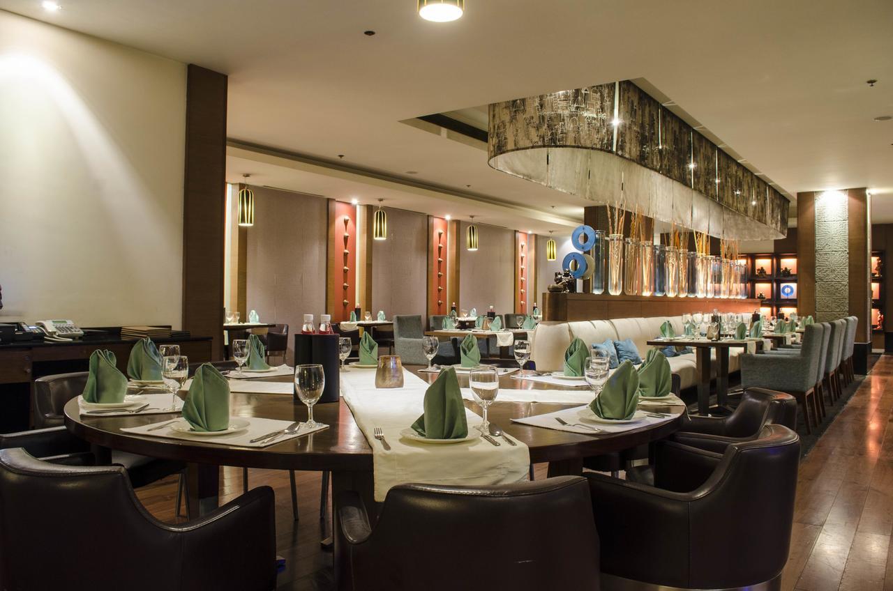 Radisson Blu Hotel, Greater Noida Zewnętrze zdjęcie The restaurant