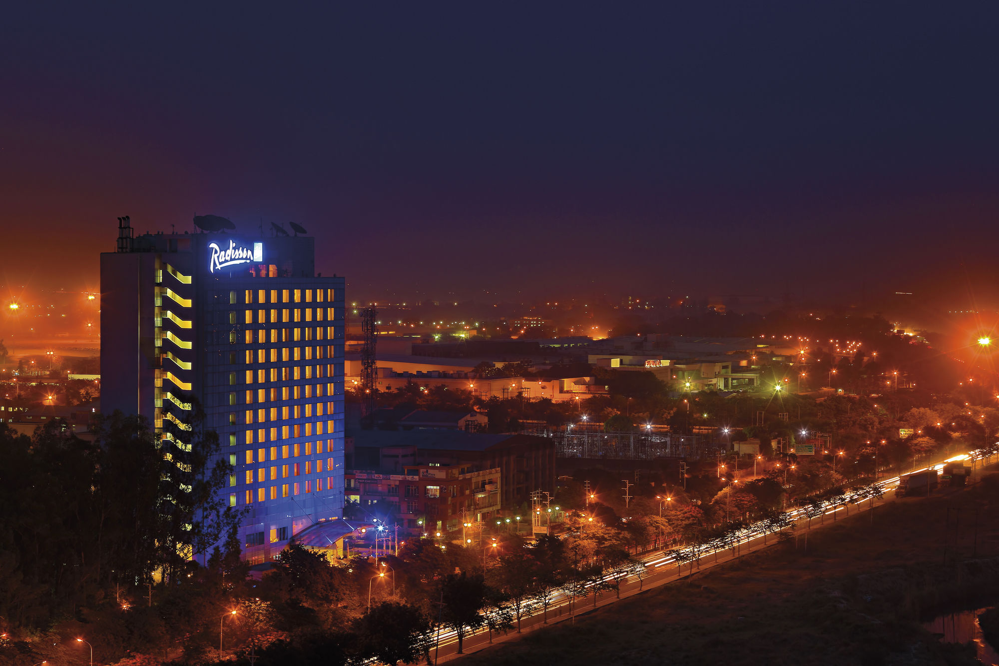Radisson Blu Hotel, Greater Noida Zewnętrze zdjęcie Park Inn, Casablanca